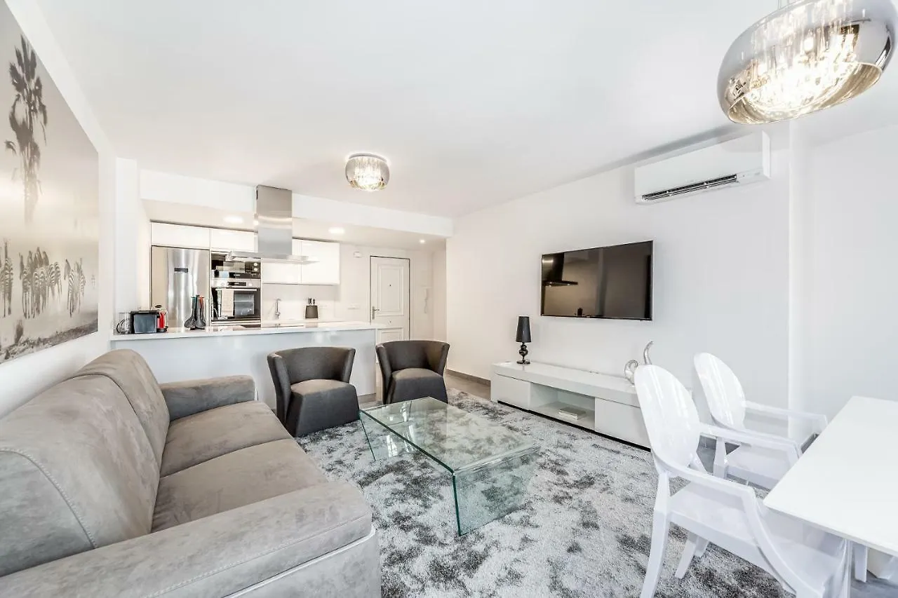 Apartment By Riva - Luxurious, Exclusive 2 Bedroom Apt Inside Puerto Banus Marbella